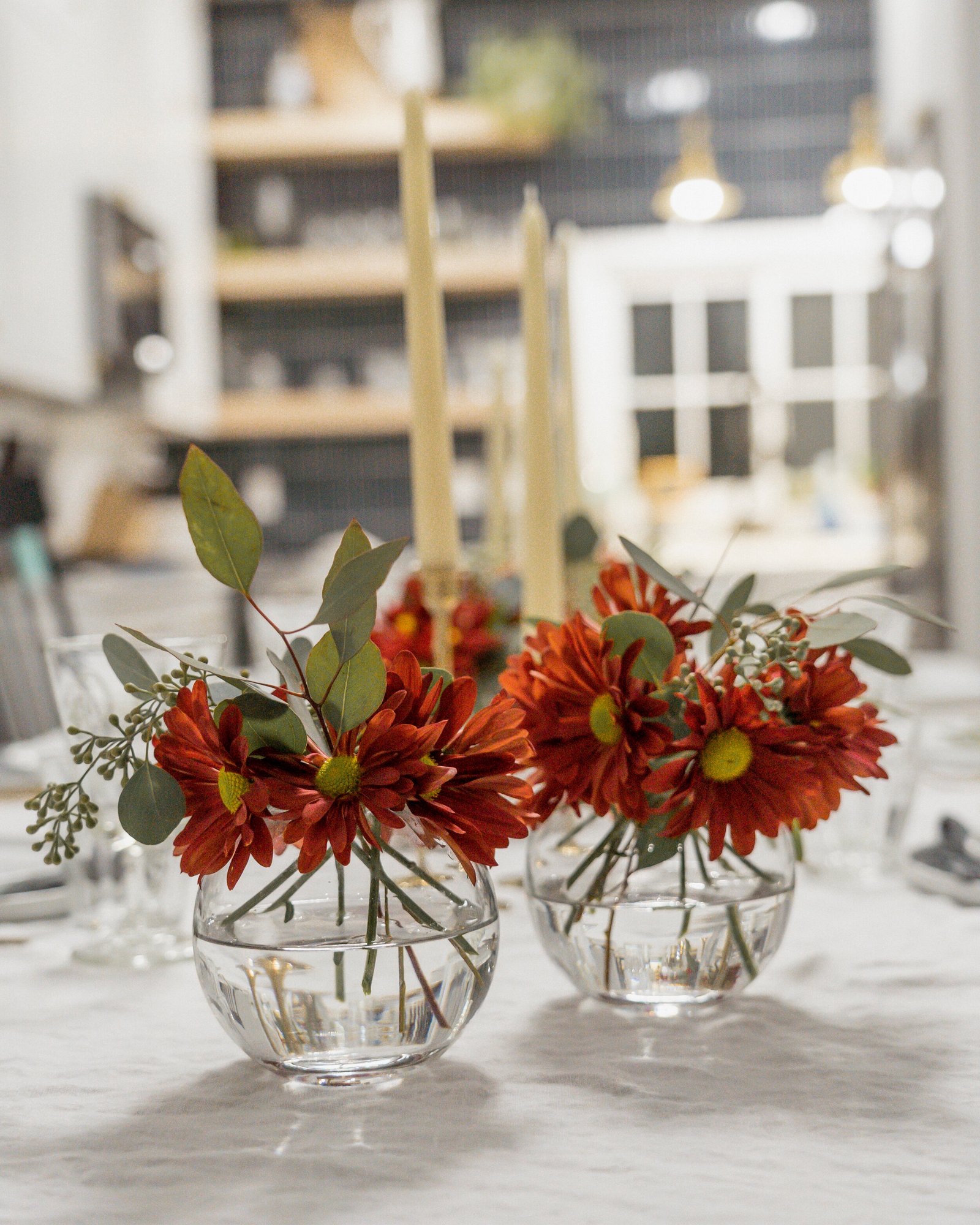 How to Create A Simple Holiday Table Setting