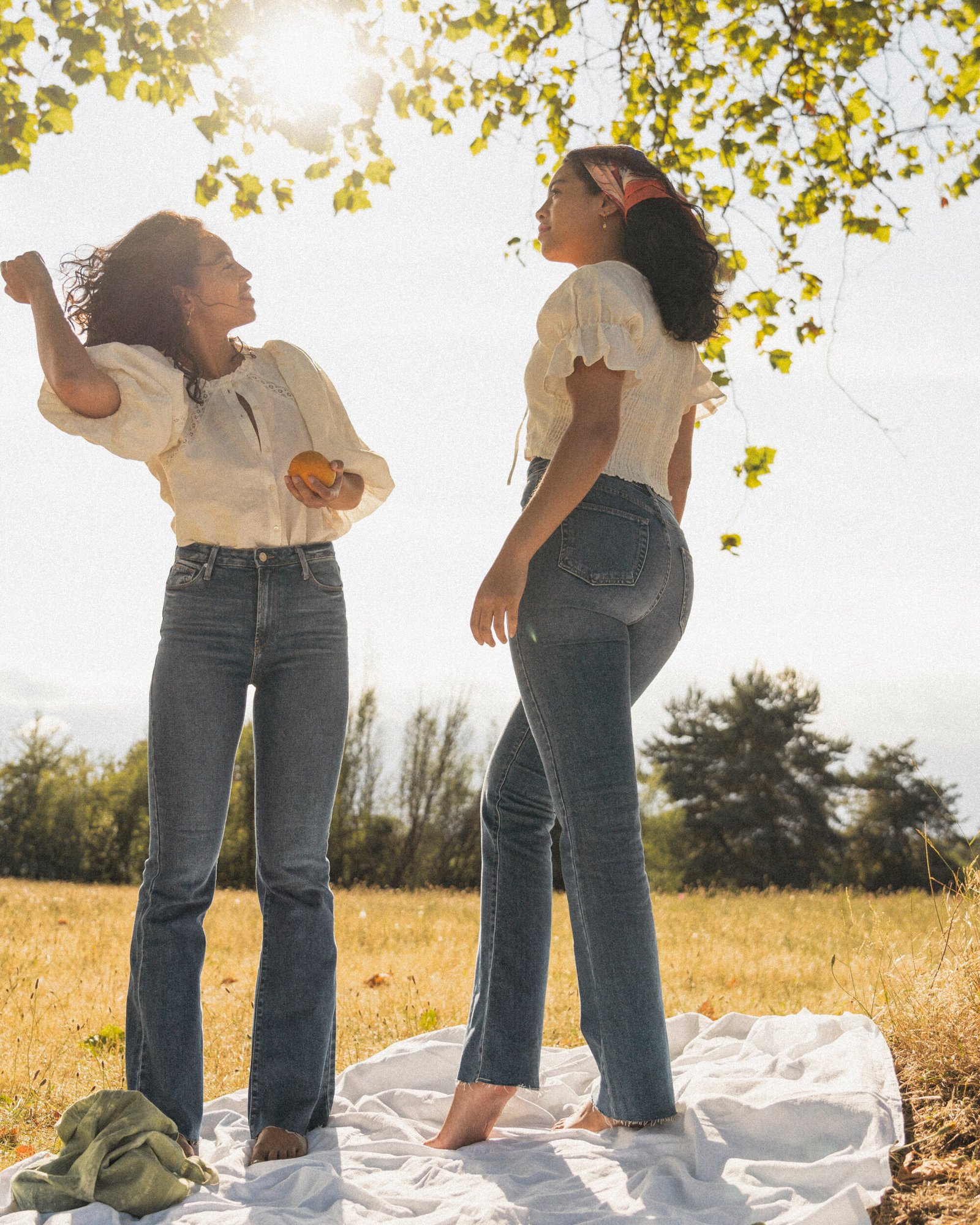 A Foolproof Way To Wear Jeans In The Summer