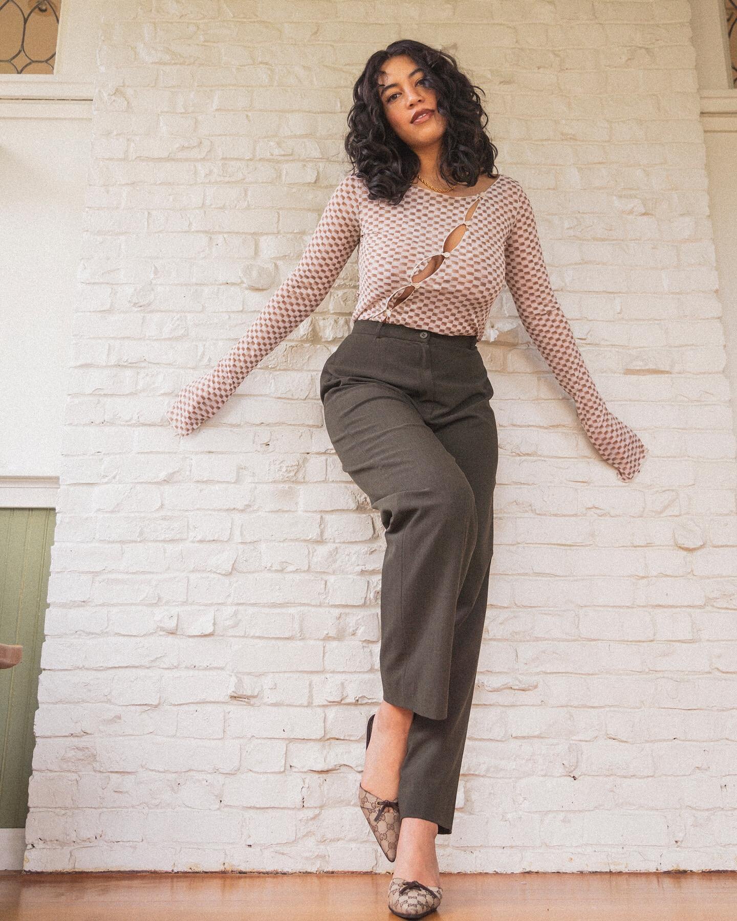 Ya girl is going out this weekend for the first time in like 2 years! Already got my outfit picked out and it&rsquo;s all second hand  because nothing&rsquo;s sexier than circularity. Am I right or am I right?!
#closetheloop #secondhandfashion #sust